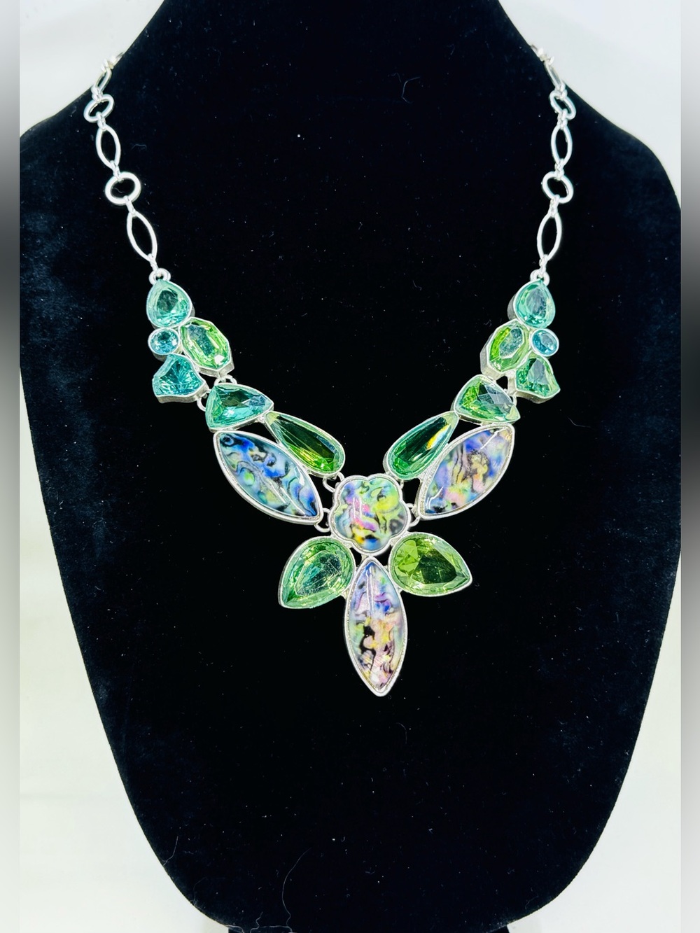 Artisan Made Vintage Silver Tone Green Glass Floral Drop Statement Necklace 20”
